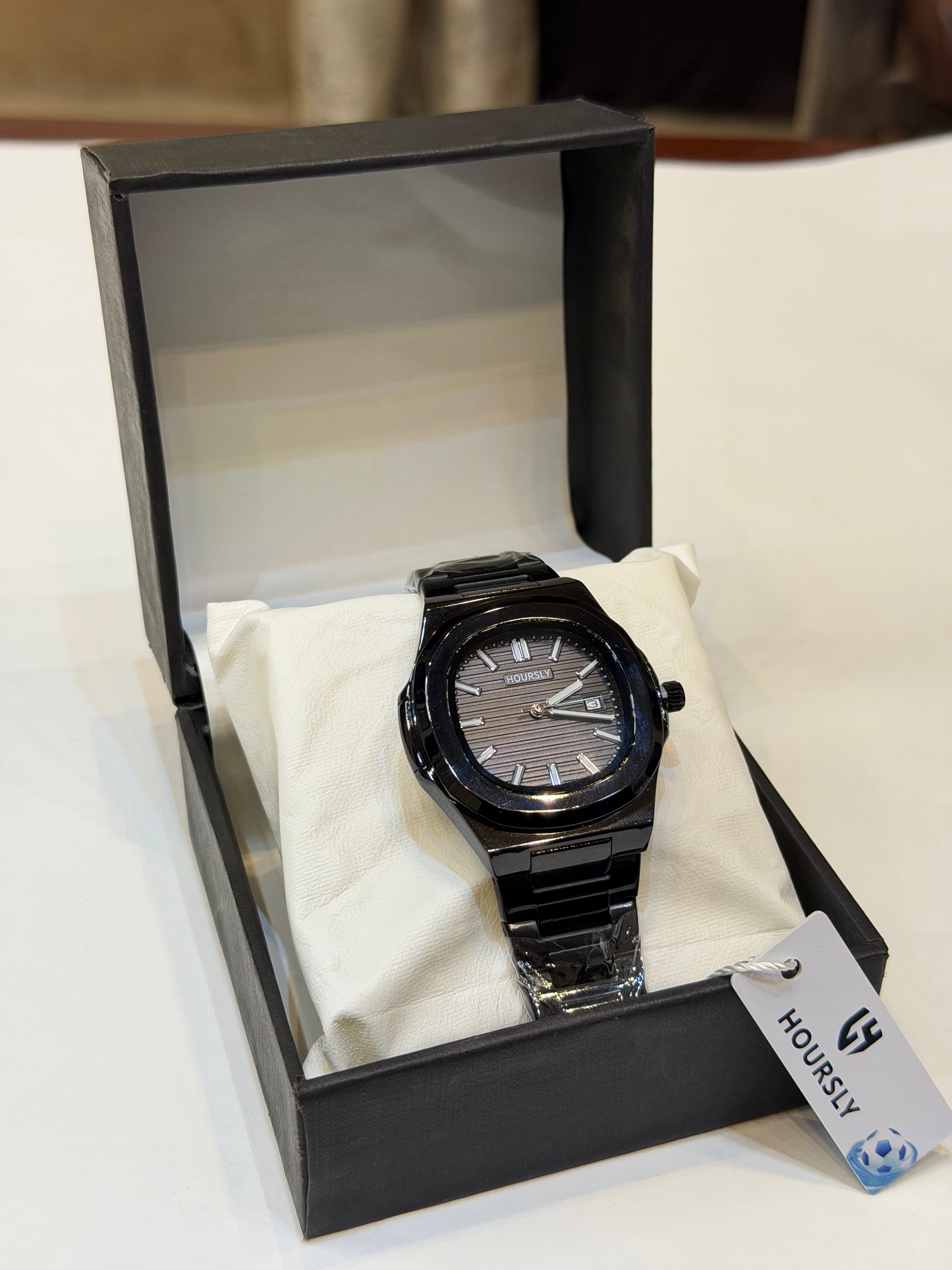 Hoursley Black Edition Square Dial