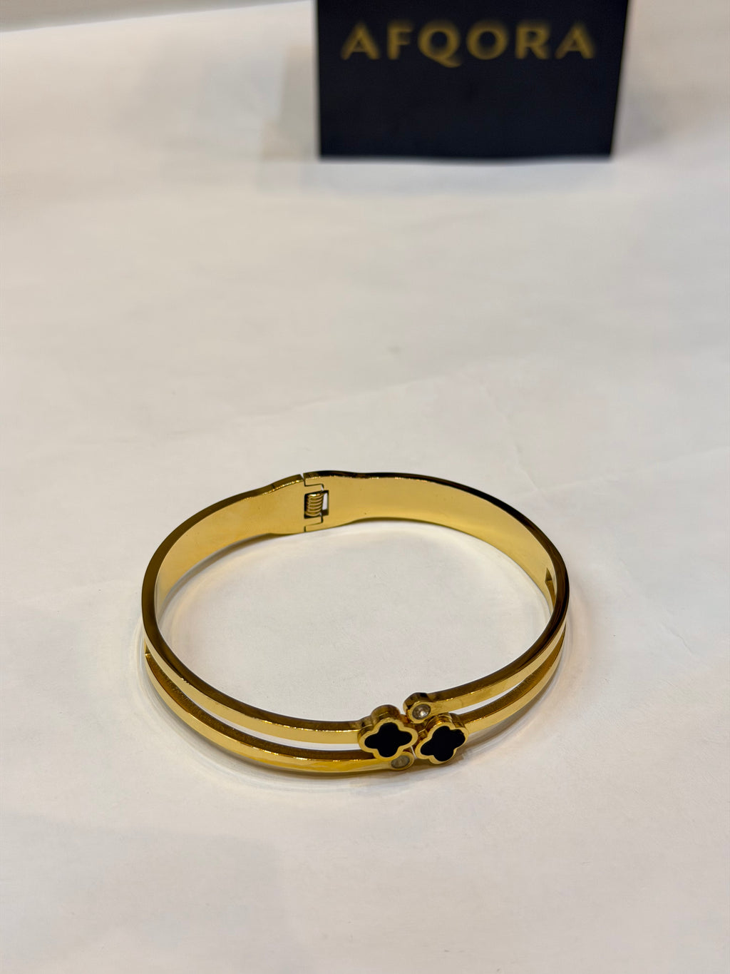 Double-Band Four-Leaf Clover & Crystal