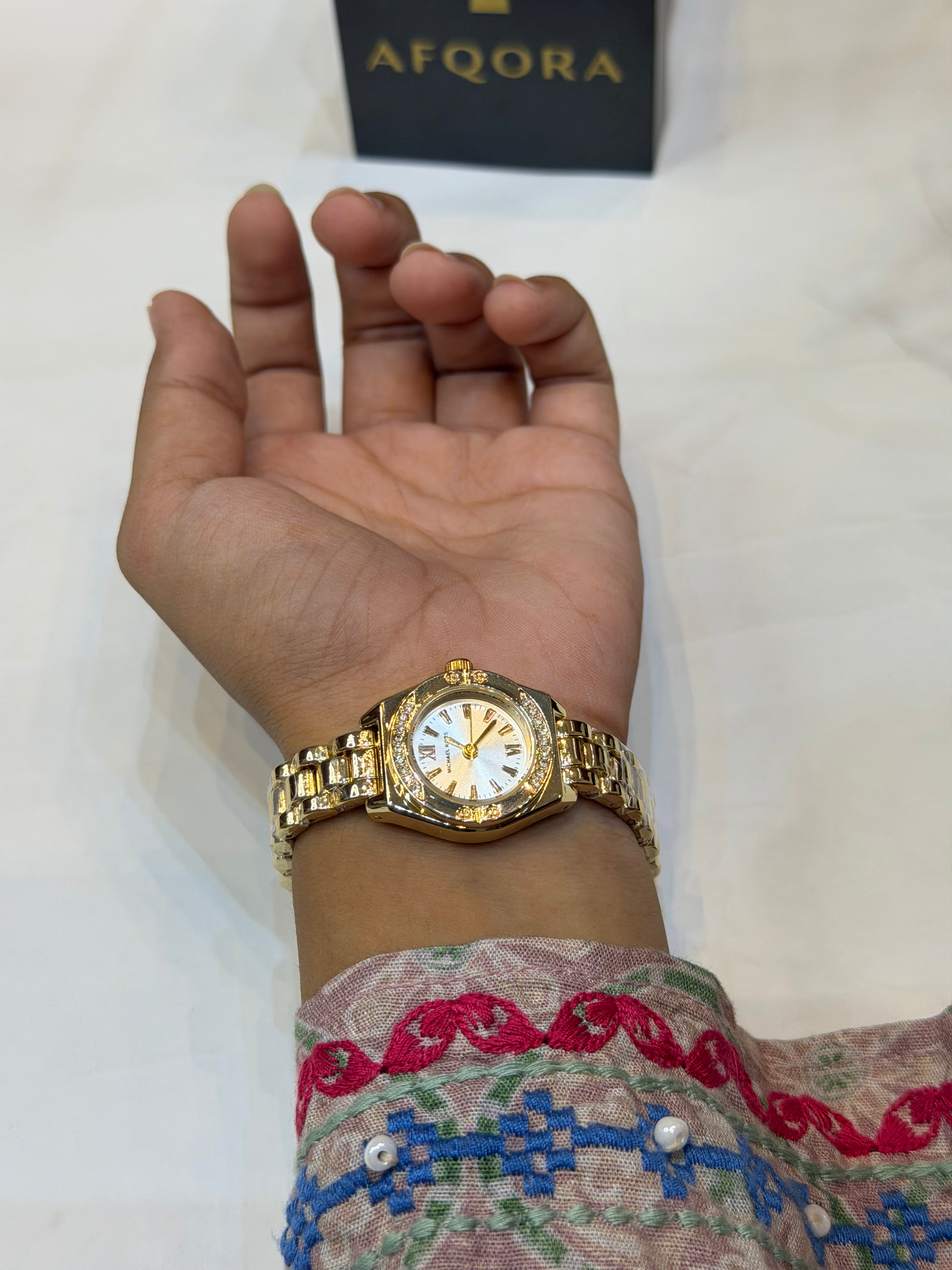 Petite Crystal Bezel full Golden